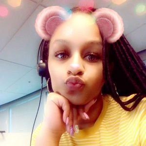 Meet your Posher, Candace